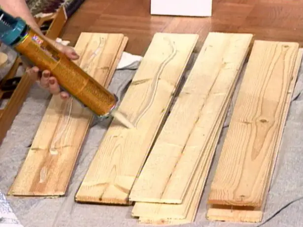 Weekend DIY Project 2: Recycled Wood Wall Feature idea