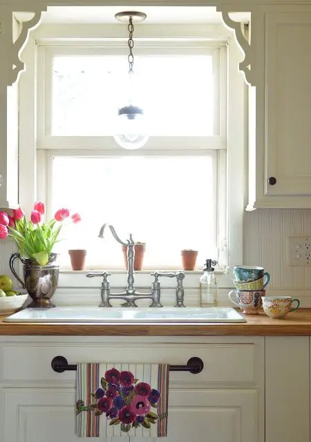 charming farmhouse kitchen design