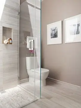 classic Hampton neutrals bathroom