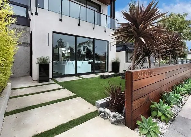 modern front lawn