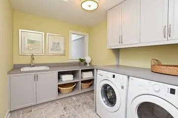country lake house laundry