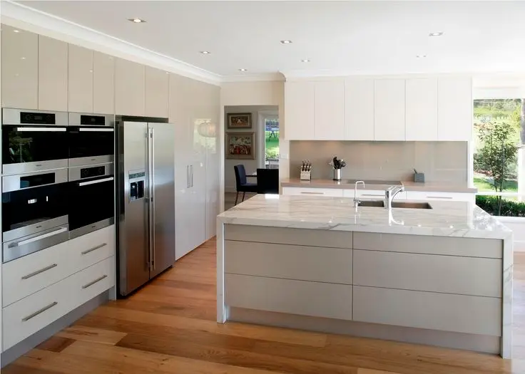 sleek modern kitchen