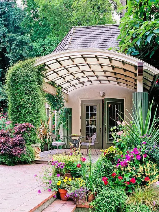 impressive curved patio pergola