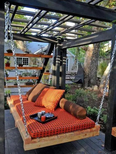 small pergola with pallet swing bed