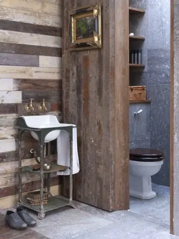 modern bathroom with wood pallet wall