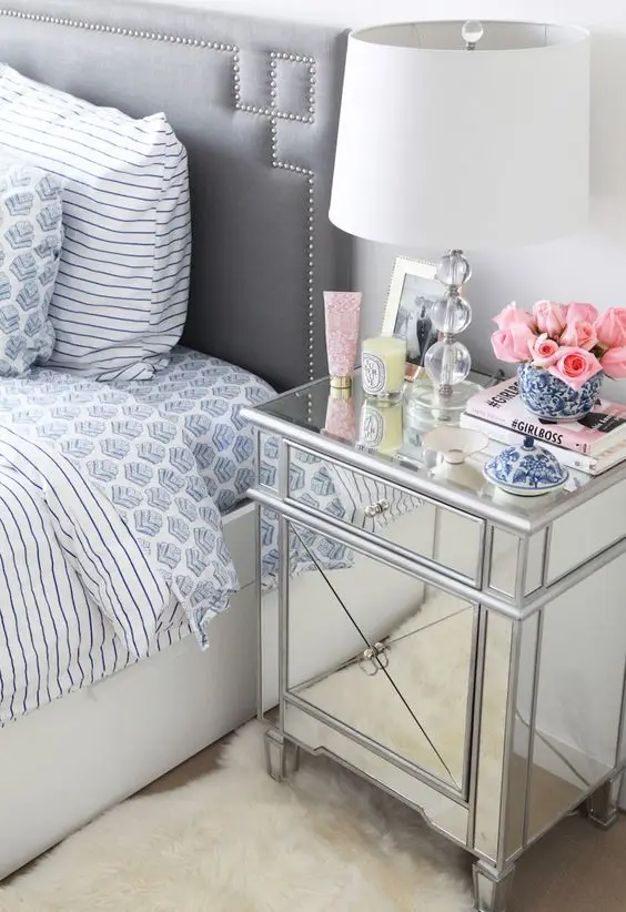 Impressive Side Table master bedroom: Choose only the best for your master bedroom. This glossy metal side table is elegant