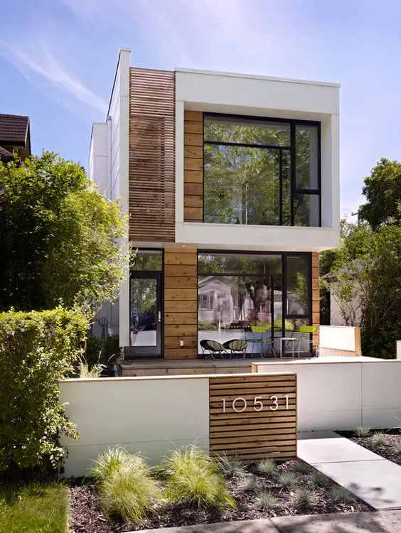 Low Staggered Concrete Fence: Low concrete walls placed in an overlapping stagger