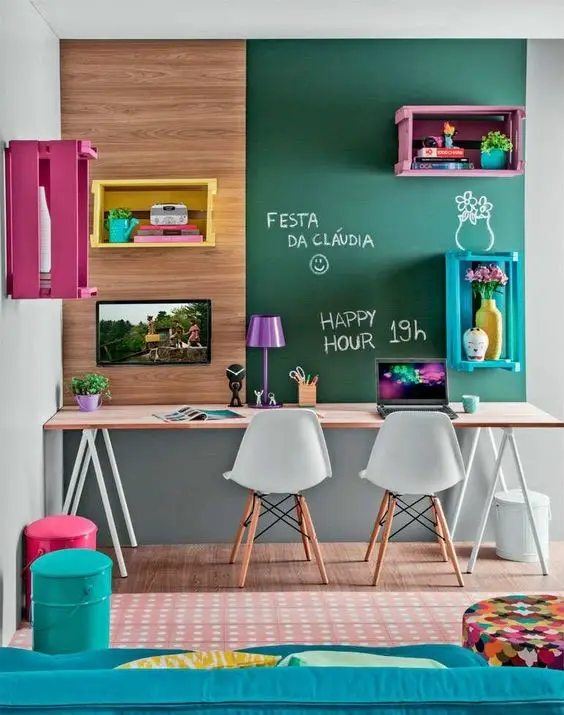 A Lot of Colours study area: Everyone will appreciate a good pick-me-up when there’s a hard task ahead. Bright colours can