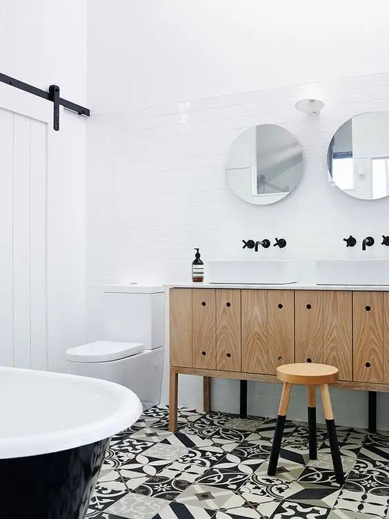 black and white bathroom