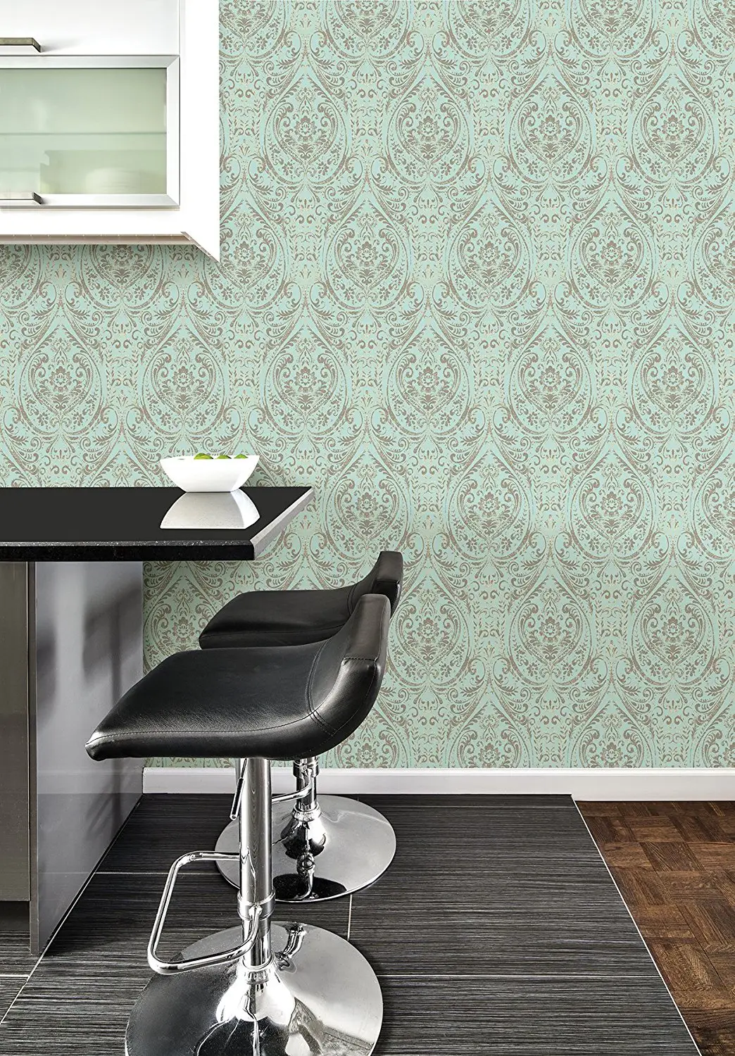 classic damask wallpaper design
