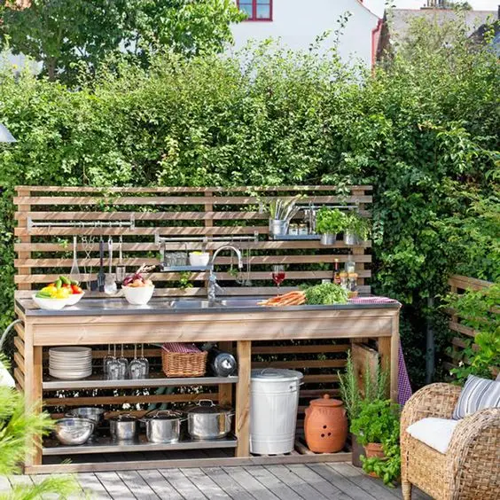 Charming DIY Kitchen: This cottage kitchen is cute, charming, welcoming. Why bring in your garden produce when you can