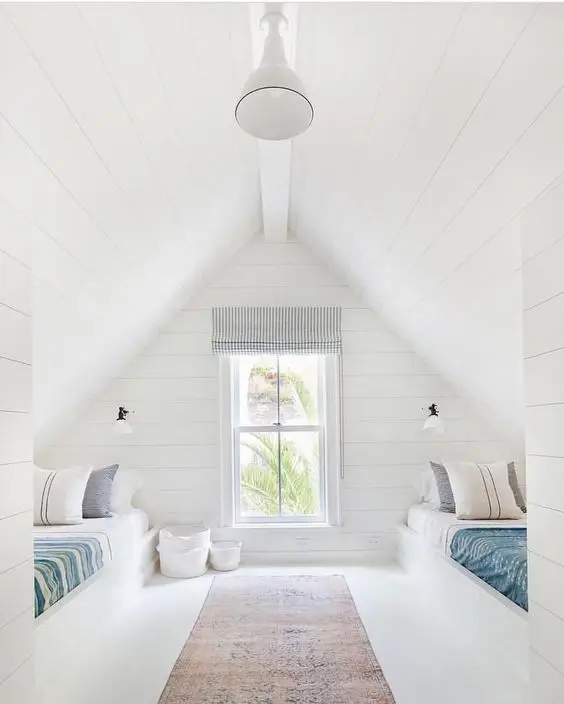 Cosy Twin Beds loft bedroom: Make sharing a room fun and convenient with this twin bed loft bedroom. Perfect for young kids