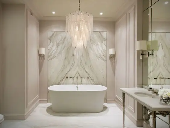 beautiful white bathroom