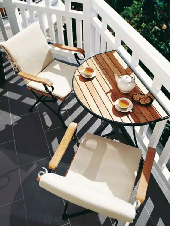 balcony breakfast