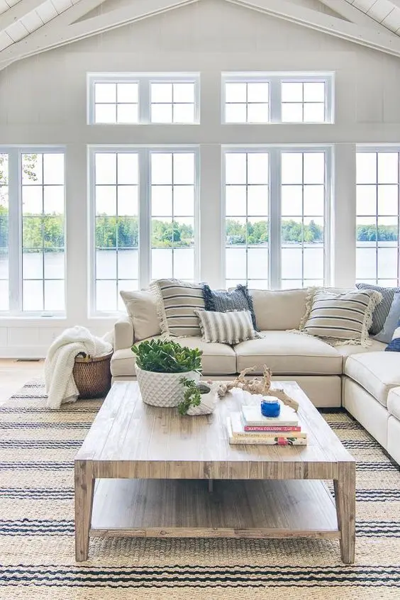 lakehouse family room