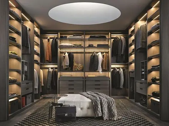 The Cosmo Guy bedroom closet: Sophisticated, urbane, a man of the world. The cosmopolitan guy deserves a closet that