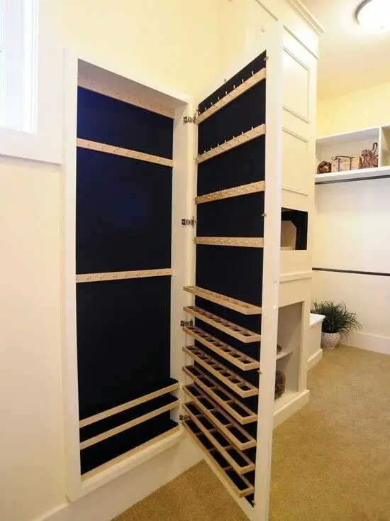 Hidden Jewellery Storage bedroom closet: This jewellery storage is behind a mirror or a framed picture. Stashing your