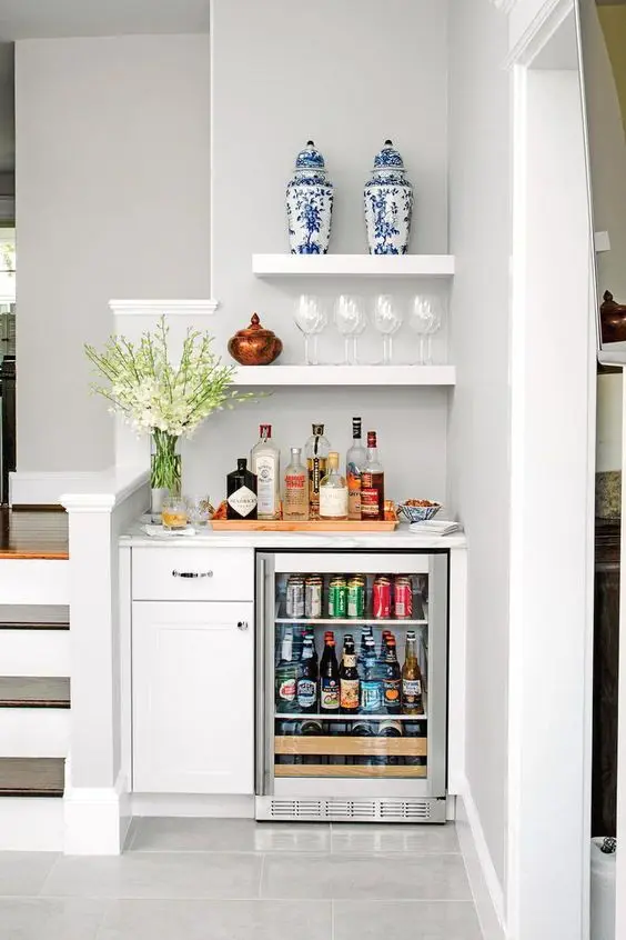 A Nook Bar: Bright and charming, compact and accessible