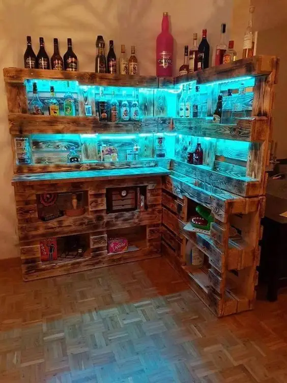 The Pallet Bar: You don’t need to spend a fortune for a home bar
