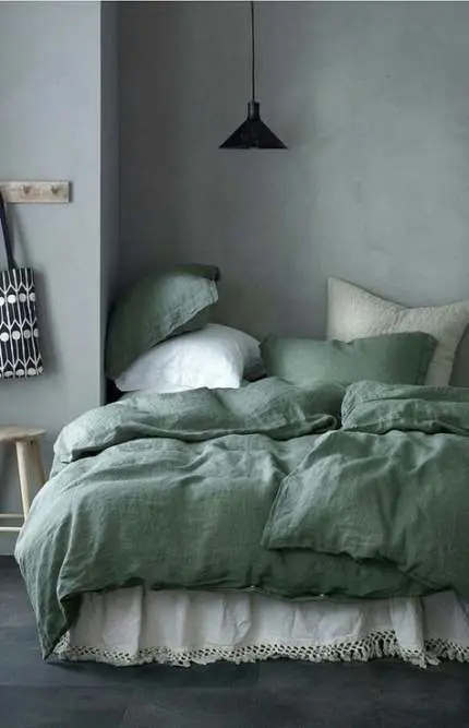 minimalist bedroom