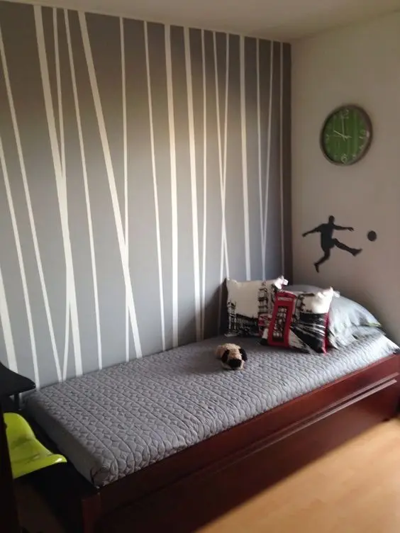 Vertical Lines wall paint: Subtle, elegant, modern