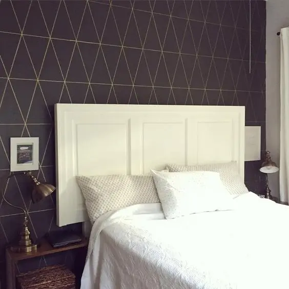 Elegant Minimalist wall paint: Some of the best wall paint ideas and designs actually use a sharpie