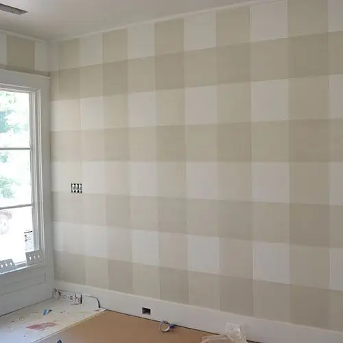Gingham Style wall paint: Painting squares can’t be that hard!