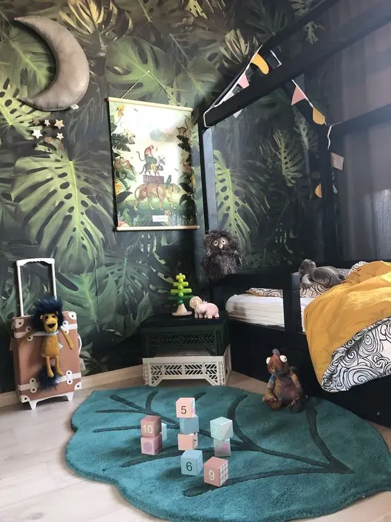 Lush Jungle Look kids' bedroom: Draw out your child’s inner adventurer with this amazing green jungle bedroom. The lush