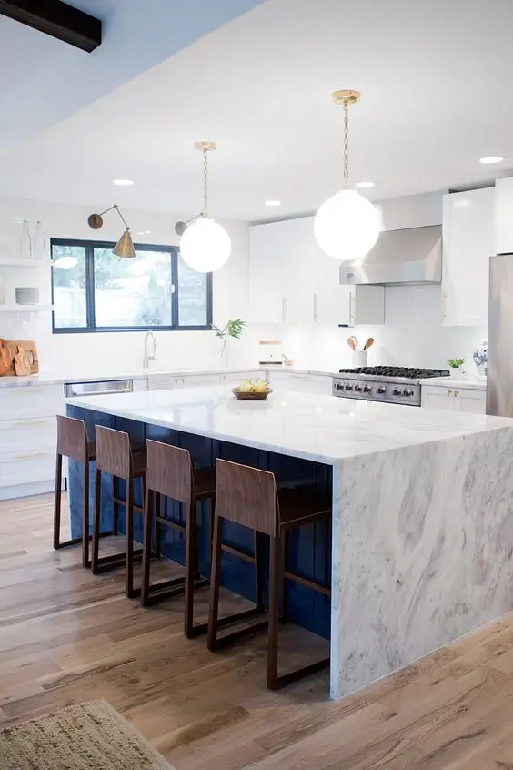 elegant coastal kitchen