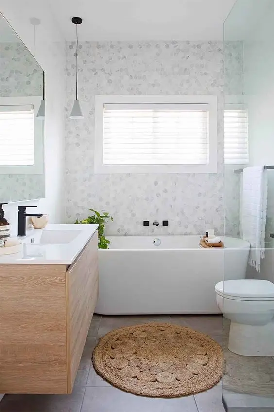 beautiful white bathroom