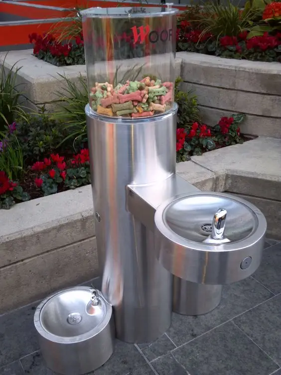 water and treat station for pets