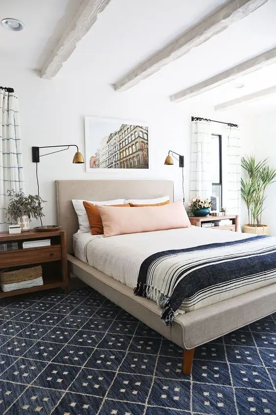 Striking Rug bedroom: Cool, striking and stylish. The royal blue and white patterned rug put together the charming room and