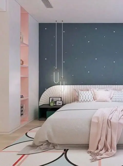 Pastel Nights bedroom: A bright bedroom with dreamy colours. Instead of the usual white or grey, the walls are in blush pink