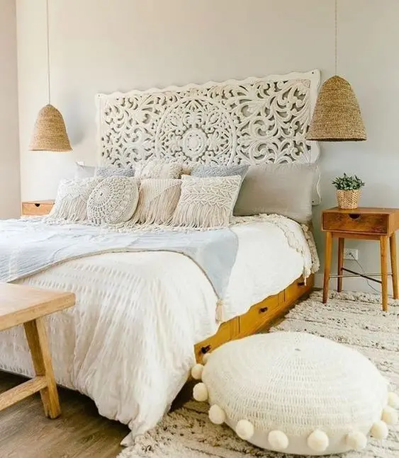 White Bohemian bedroom: The free-spirited and bold bohemian style gets a modern and tamer look in this white bohemian