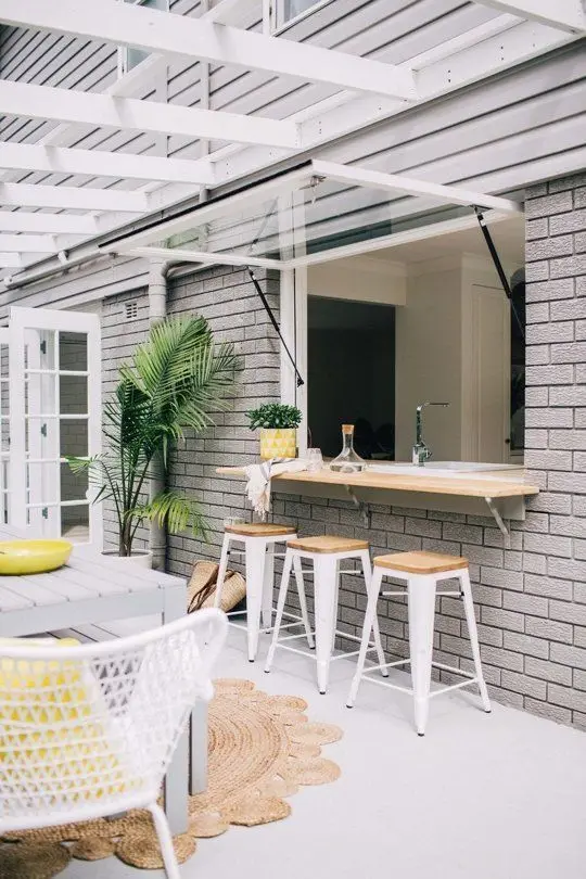 outdoor kitchen bar