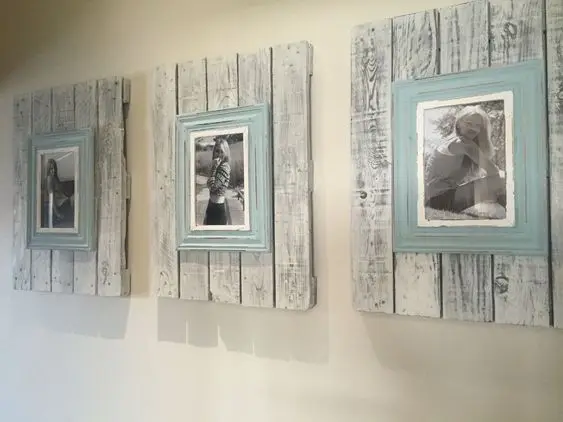 Pallet Picture Frames DIY home décor: Charming, nostalgic, creative. For the base, put together some pallet boards, paint