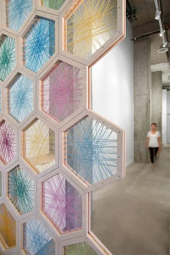Hexagon String Room Divider DIY home décor: This project might look complex and time-consuming, but it’s easy enough once