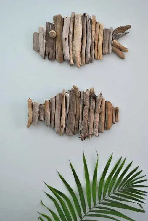 Driftwood Fish Wall Feature DIY home décor: Show them your ocean spirit with this creative and attractive driftwood wall