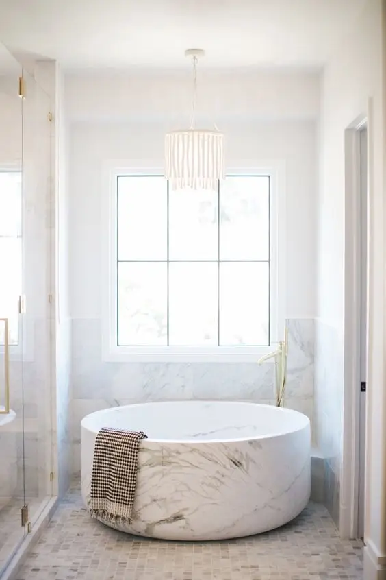 modern round bathtub