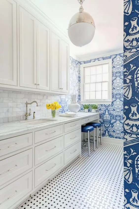 luxurious elegant laundry room