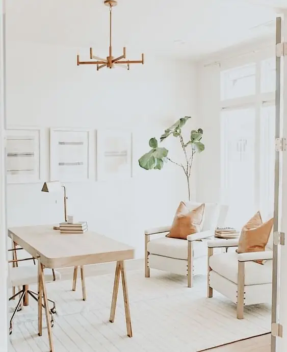 Lakehouse Chic minimalist home office: Charming and friendly, this snug and engaging home office design is perfect for sunny