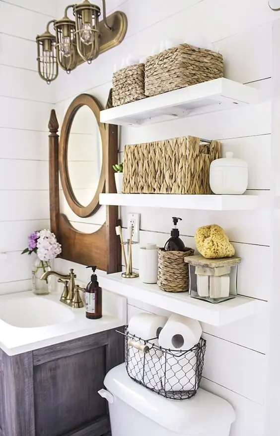 charming farmhouse bathroom