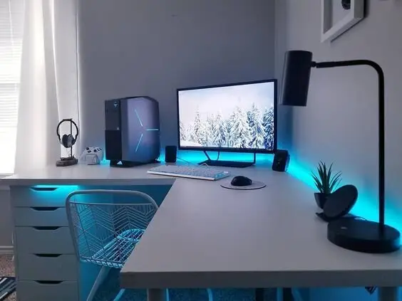 minimalist game room office