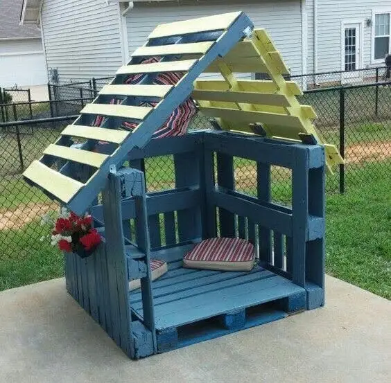 diy pallet playhouse
