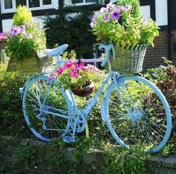 bicycle garden feature
